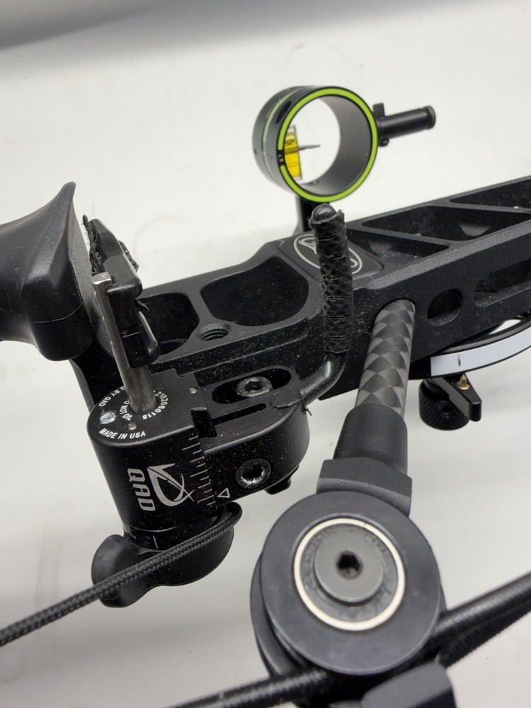 MATHEWS V3 COMPOUND BOW WITH HHA SIGHT