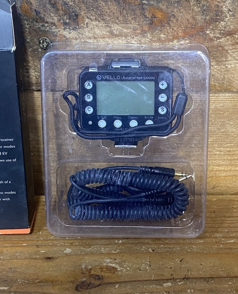 Vello FreeWave Aviator Wireless Flash Trigger Transceiver for Select Canon