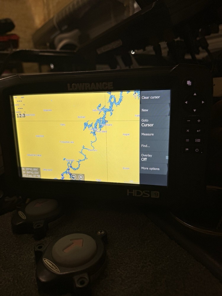 Lowrance HDS 9 Carbon