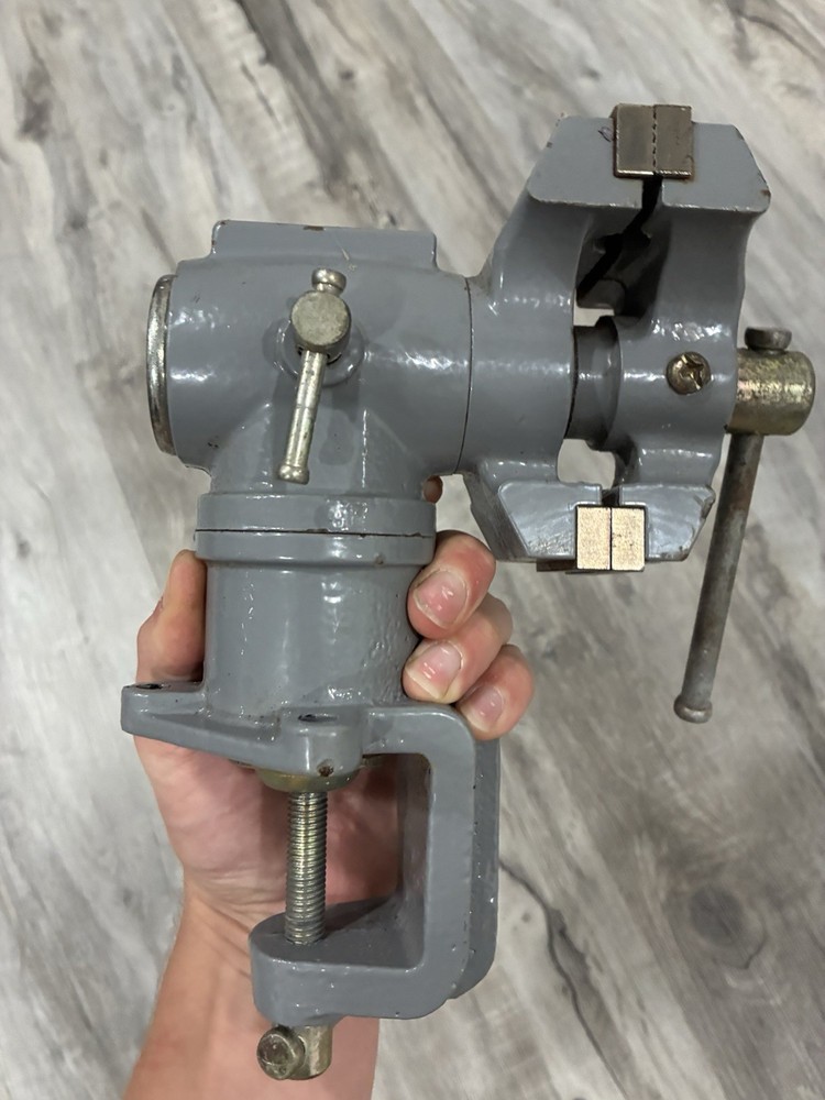 Central Machinery vise