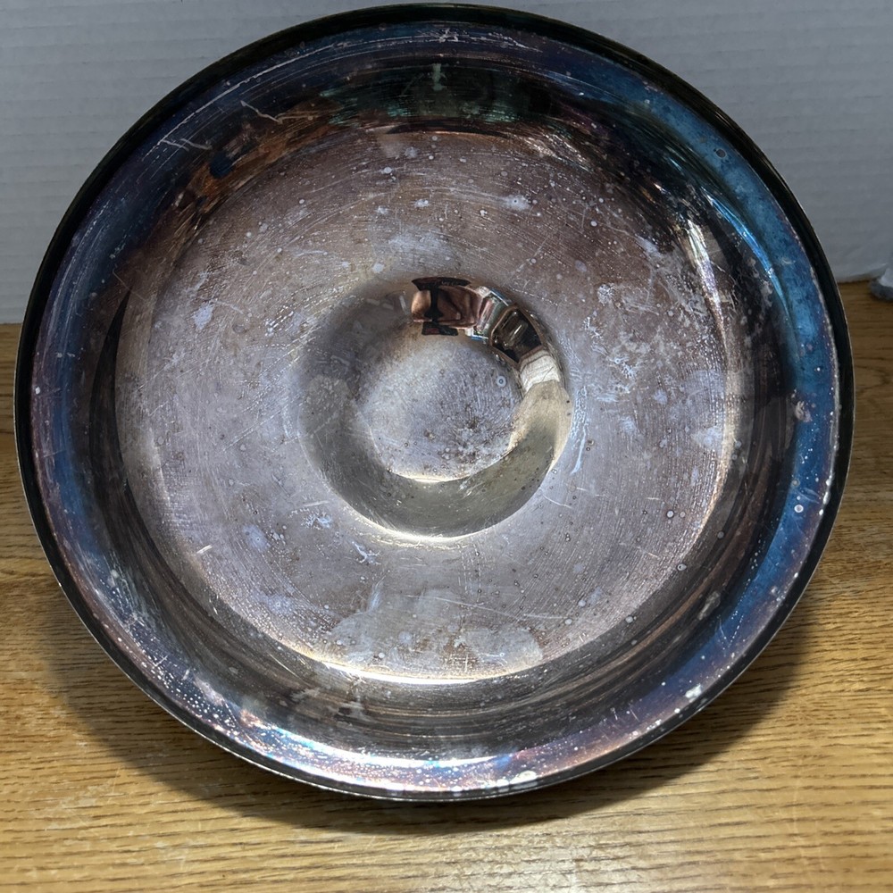 Vintage Silver Co. Round Covered Silver Plated Serving Dish
