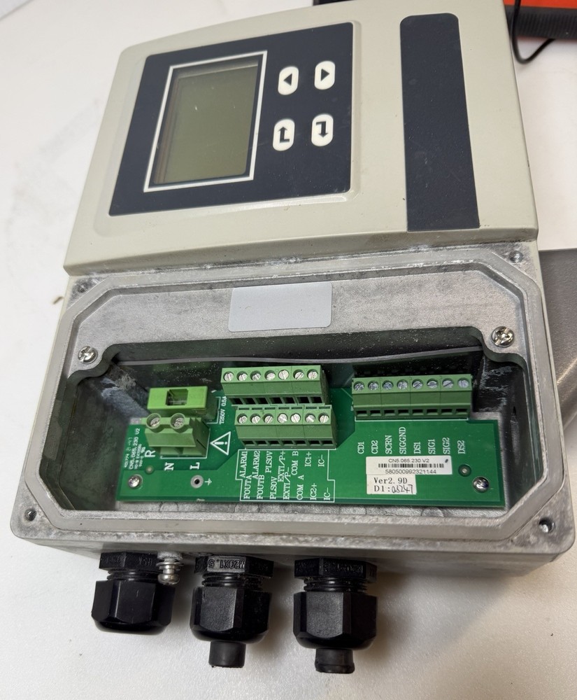 FloCat Electromagnetic Flowmeter Transmitter MFE080D8110A Power Tested