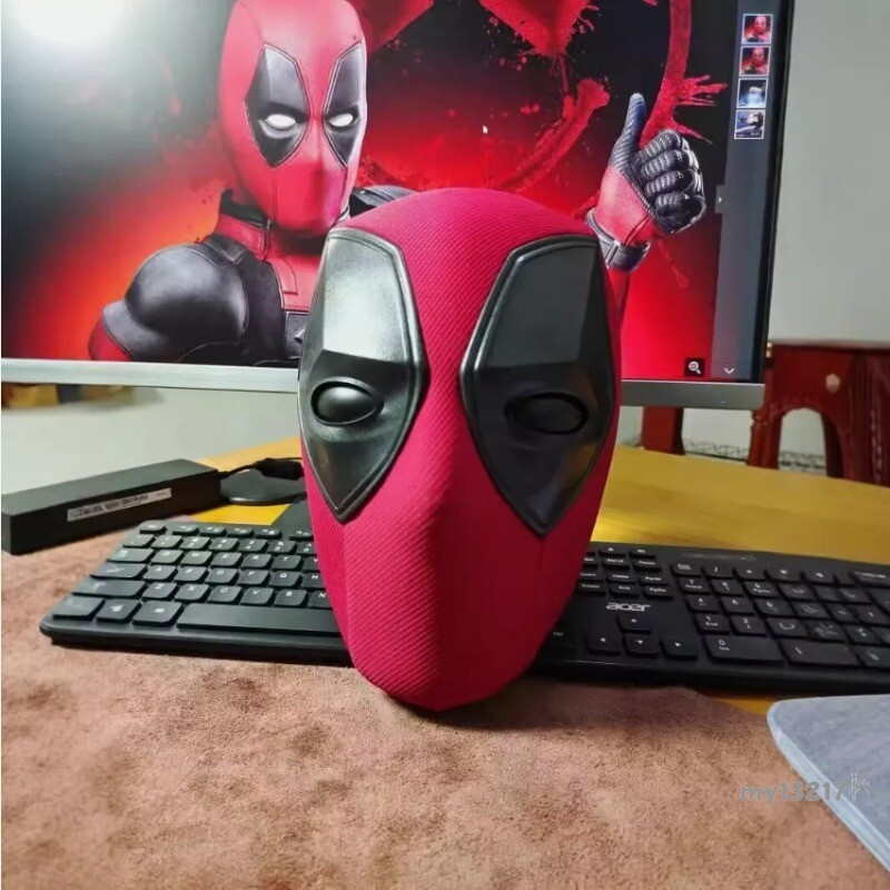 Marvel Deadpool Helmet Mask Movable Eye & Light Up Ring Remote Control Halloween