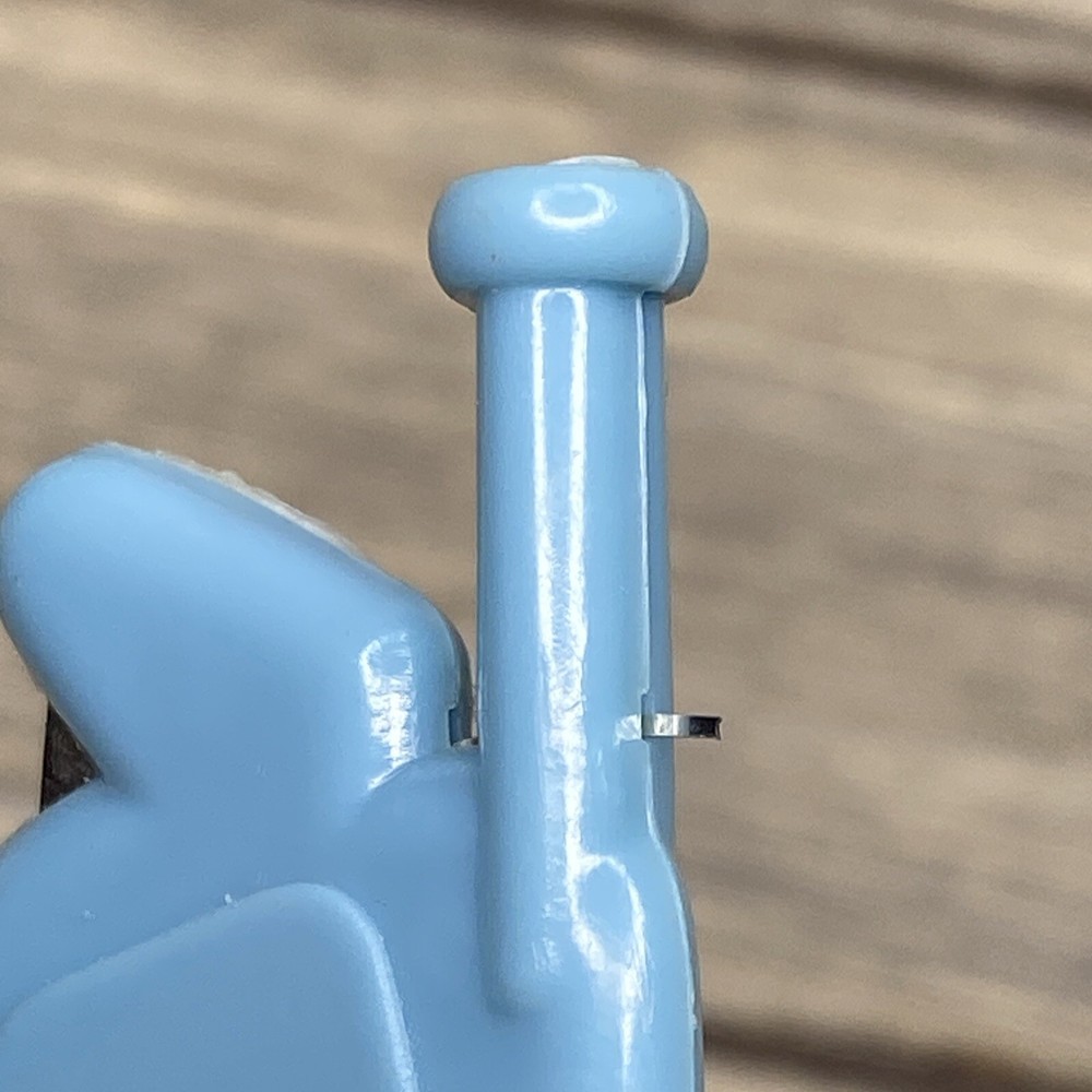 Vintage Blue Plastic Automatic Needle Threader