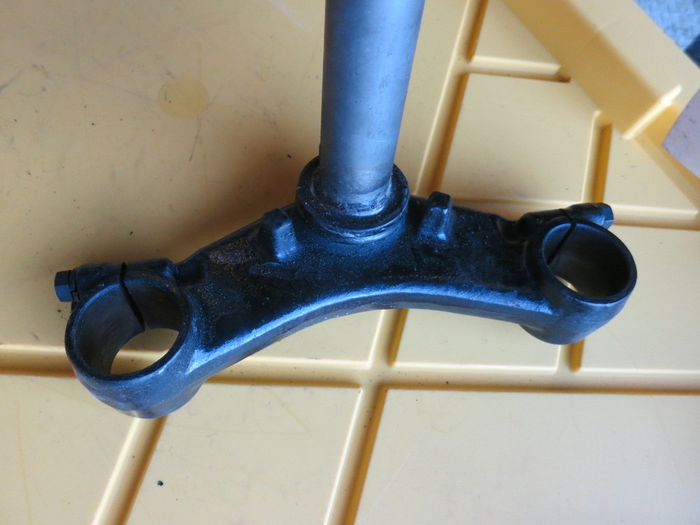 82 YAMAHA SECA TURBO TRIPLE CLAMP ASSY