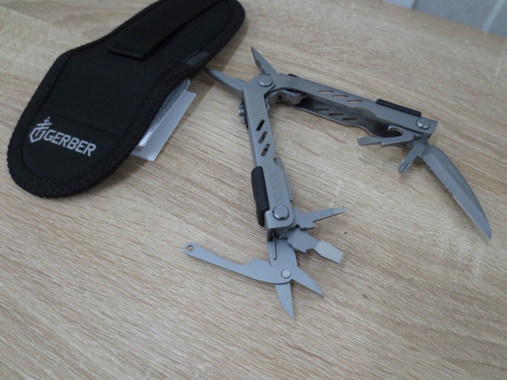 GERBER MULTI-TOOL (DNT061823A LOC. BY-9D)