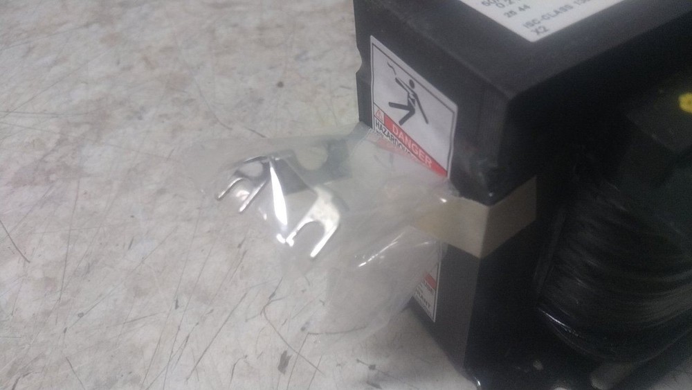 Square D 9070T200D1 240VAC; 480VAC Input 120VAC Output Control Transformer