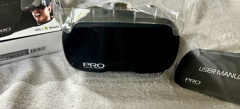 Tzumi Dream Vision Pro Virtual Reality Headset with Bluetooth - IOS Ready