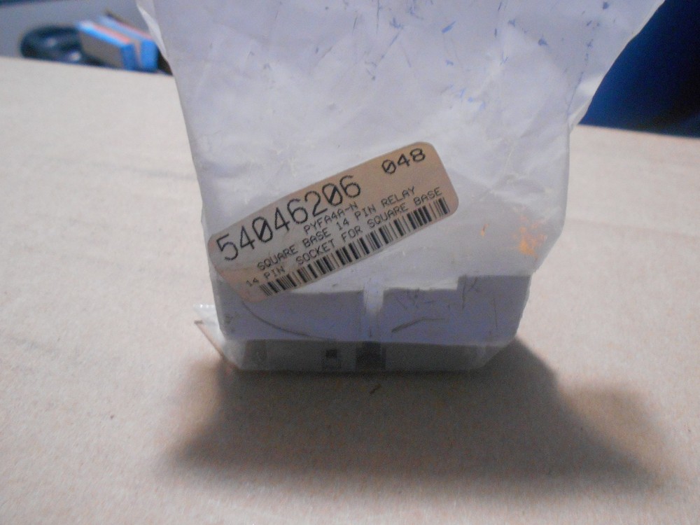 14 PIN RELAY SOCKET BASE 54046206 NEW