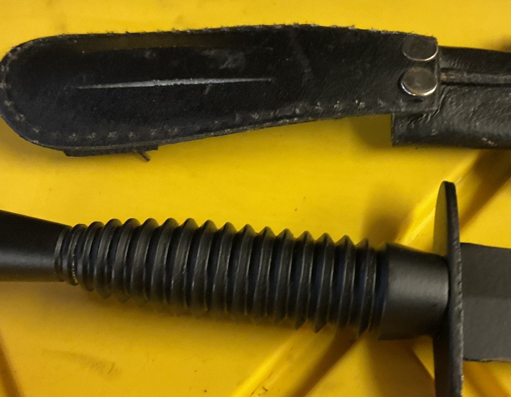 Commando dagger with sheath