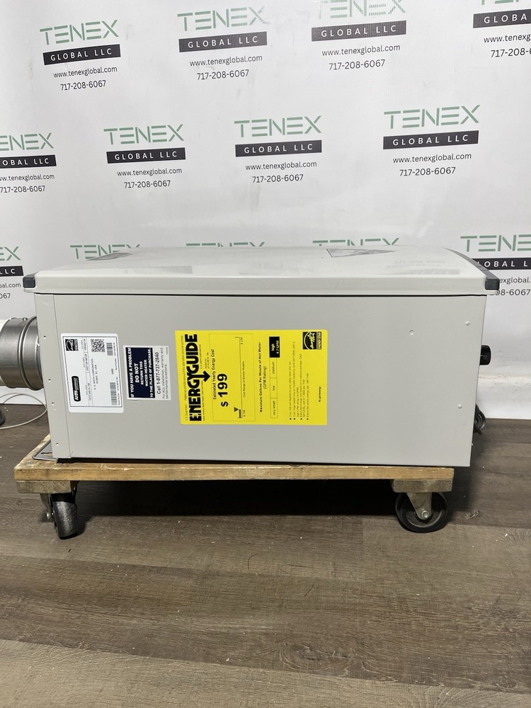 AO Smith Indoor Tankless Water Heater 160k BTU Natural Gas ( B-7 #1697)