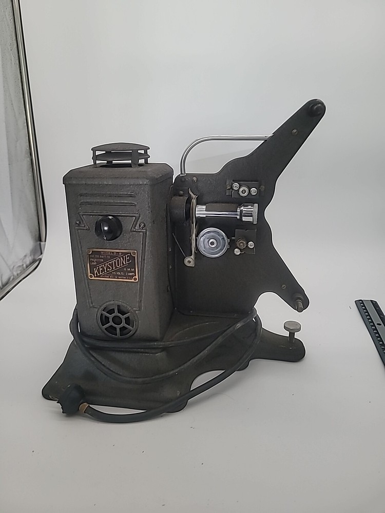 Vintage Keystone Model D-8 8MM Projector