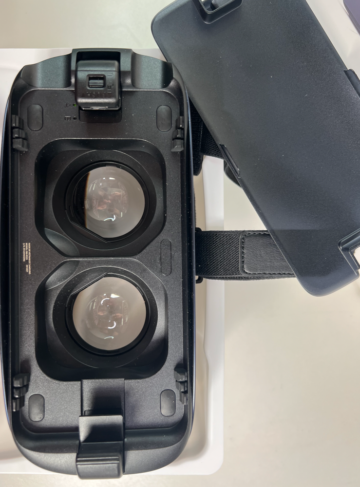 Samsung Gear VR Oculus Headset SM-R323