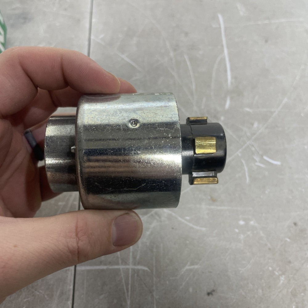 bryant 21436 power interrupting locking plug