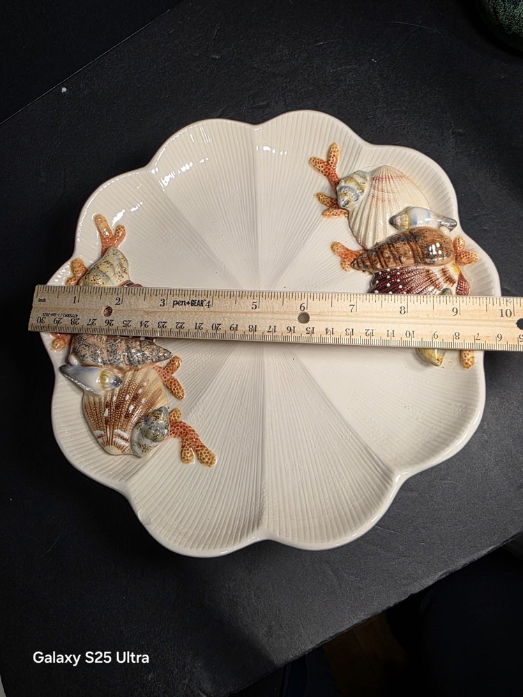 Scalloped Shell / Beach Display Pedestal Plate