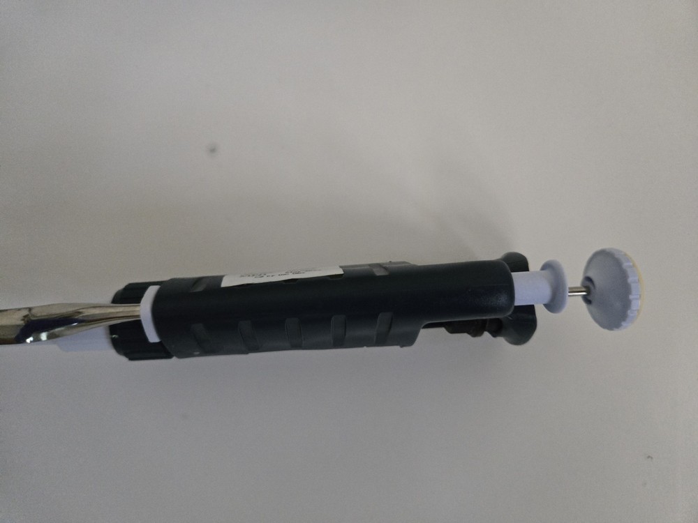 Gilson P20 2-20uL Adjustable Pipette Pipetor used