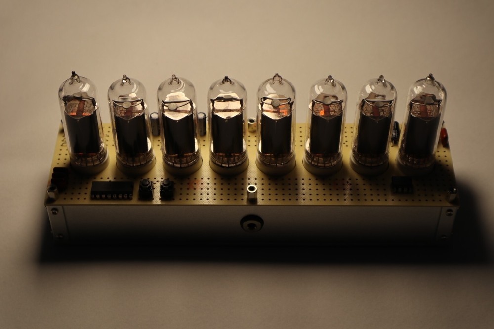 Stein's Gate Divergence Meter using REAL NIXIE TUBE with clock function limited