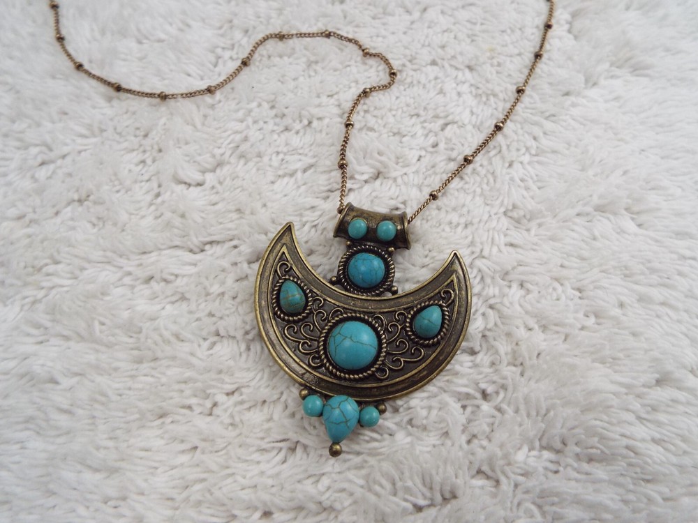 Brasstone Blue Bead Pendant Necklace (J9)