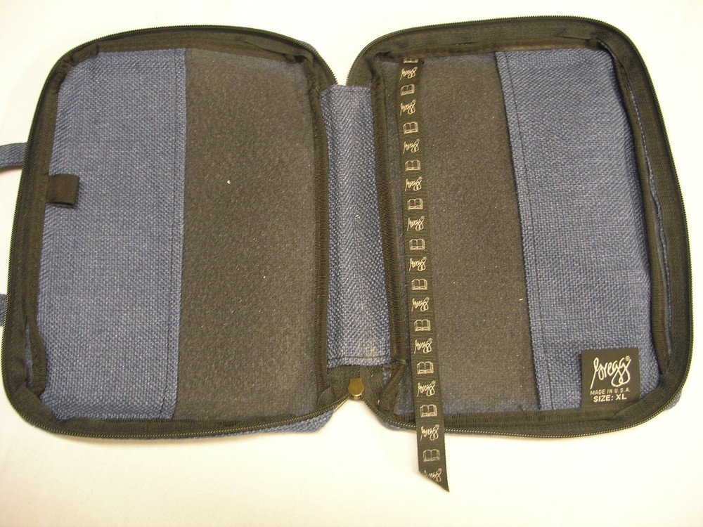 BIBLE BAG, BLUE WITH ZIPPER CLOSURE