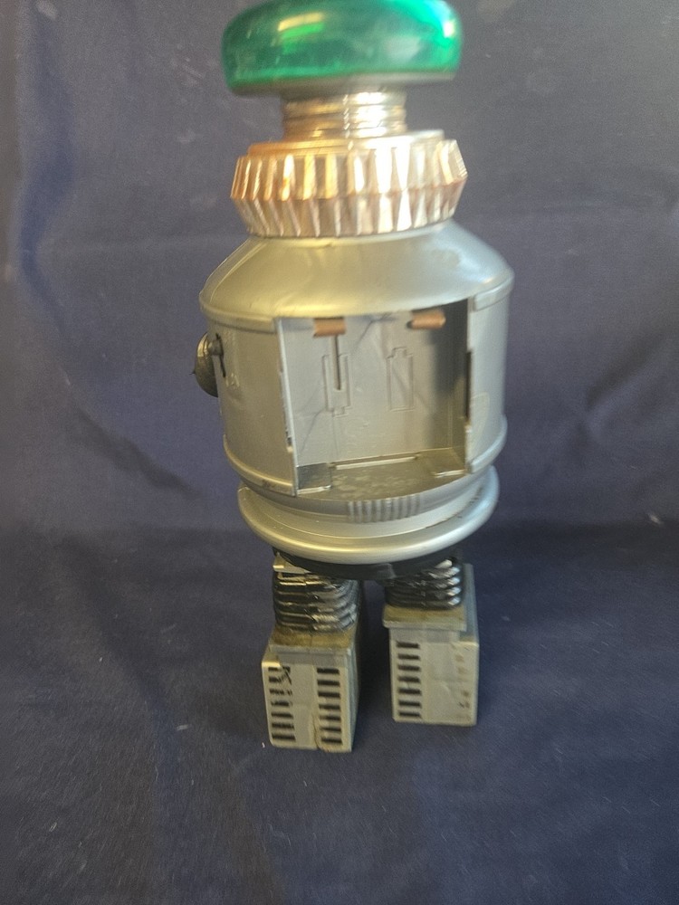 AHI LOST IN SPACE 1977 ROBOT (Non Working)
