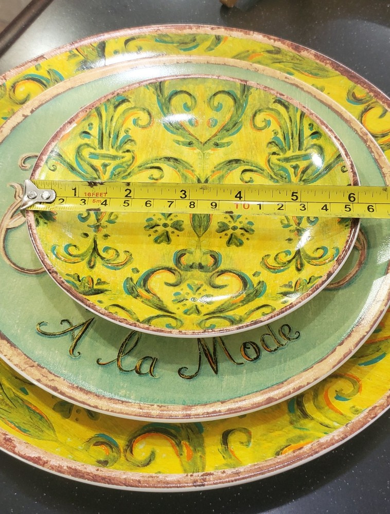 One) Vintage Oneida Ala Mode Collection 4pc Place Setting ~Apples~