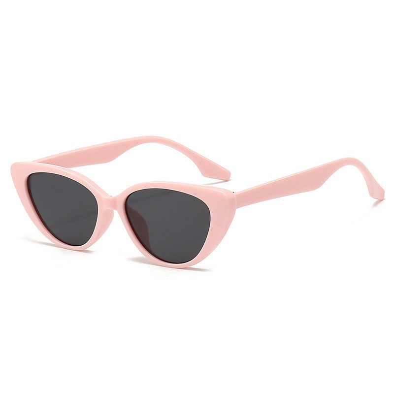 Fashion Forward Cat Eye Sunglasses in Triangular Frame for All Face Types