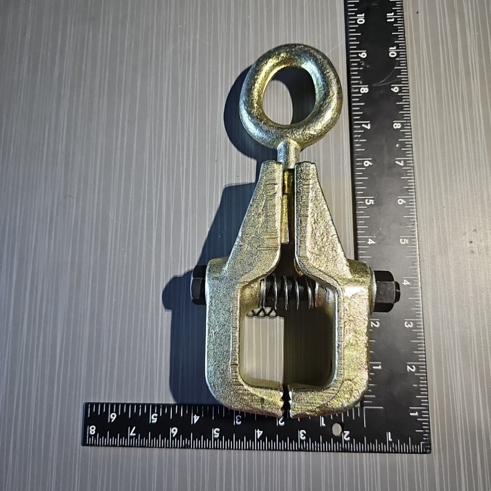 Self-Tightening Pull Clamp for Auto Body Frame Repair