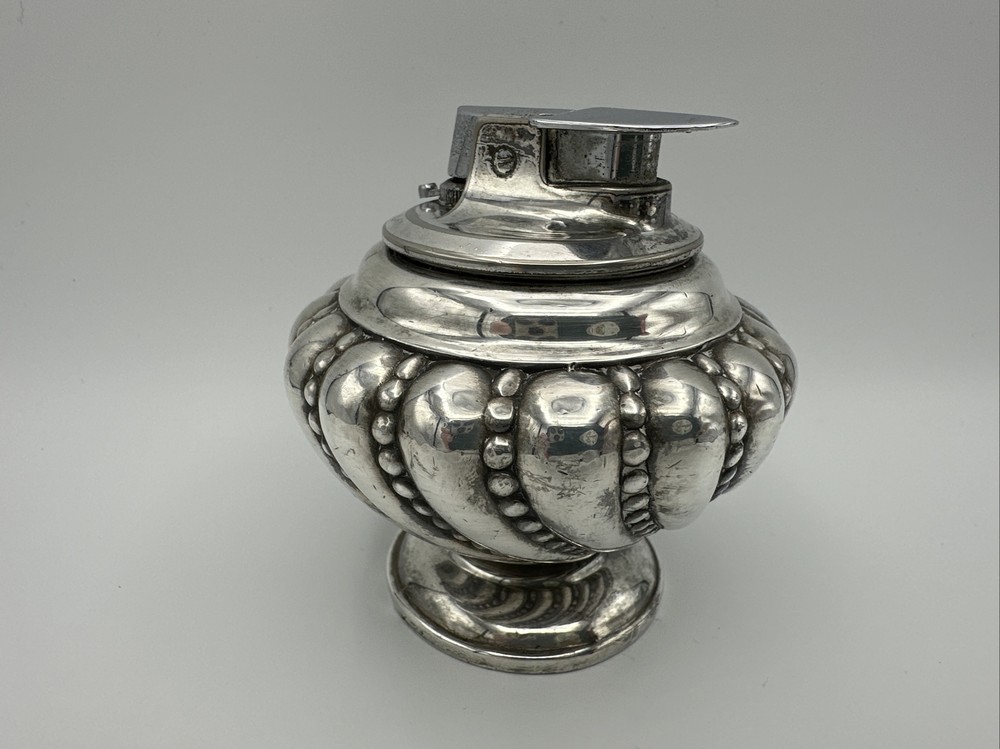 Vintage Ronson Crown Varaflame Round Table Lighter Silver Plate