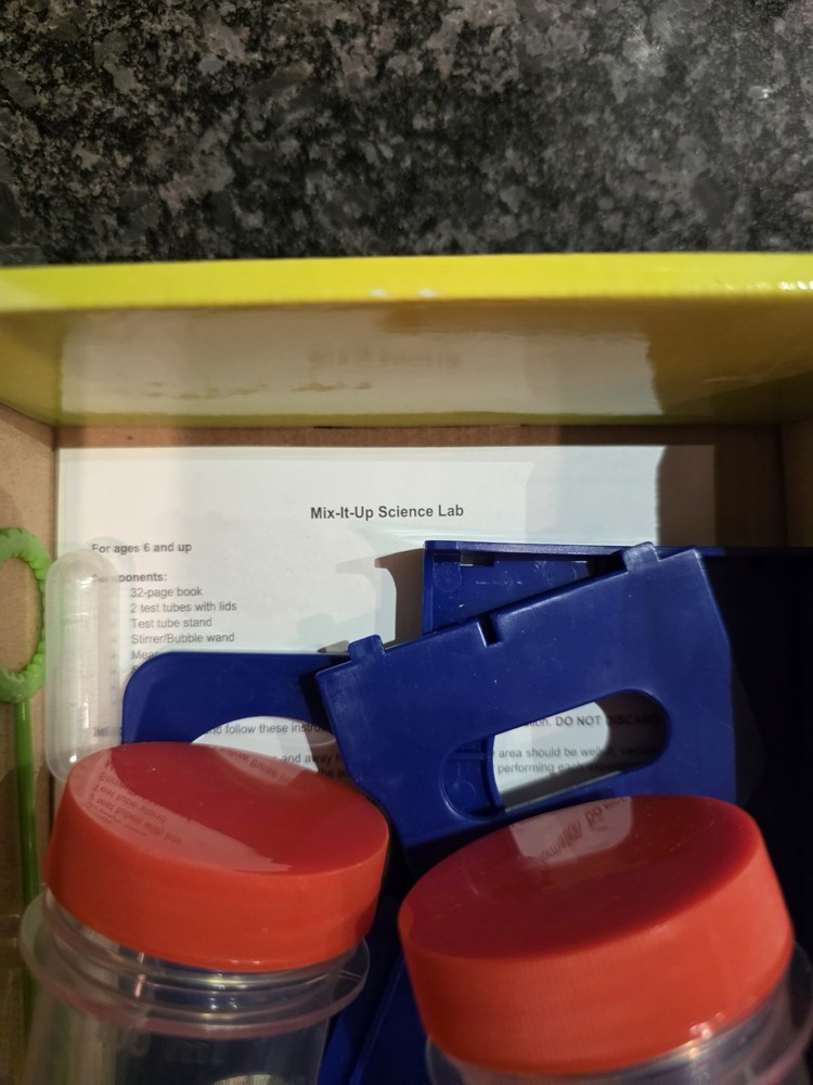 Science Lab Mix It Up! Kit