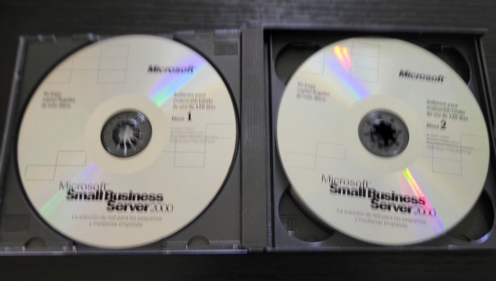 Microsoft Small Business Server 2000 in Spanish - Rare finding