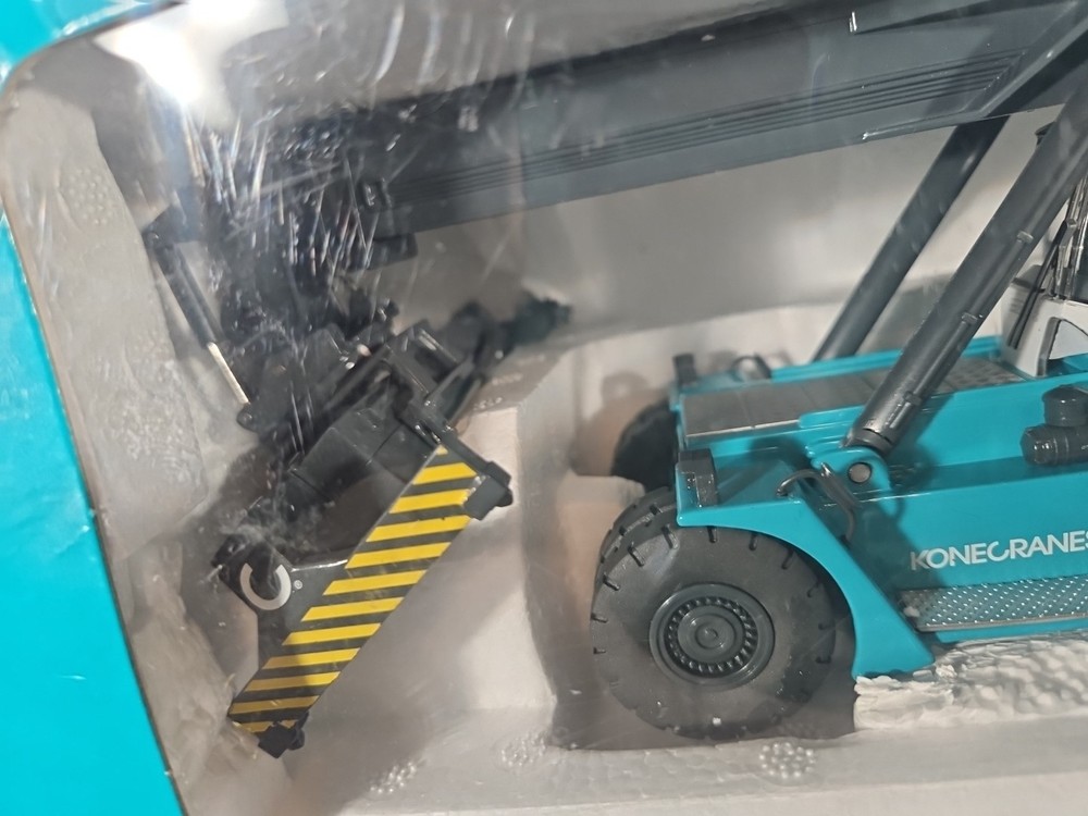 Konecranes Container Reach Stacker 1:50 Diecast Model Replica