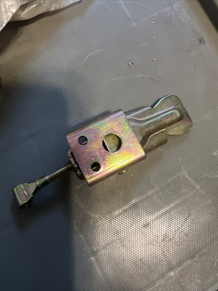 CNH 82859513 Backhoe Bonnet Latch