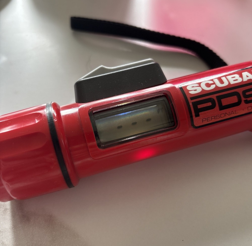 Scubapro PDS-2 Personal Dive Sonar Depth Finder – Red – Tested / Working