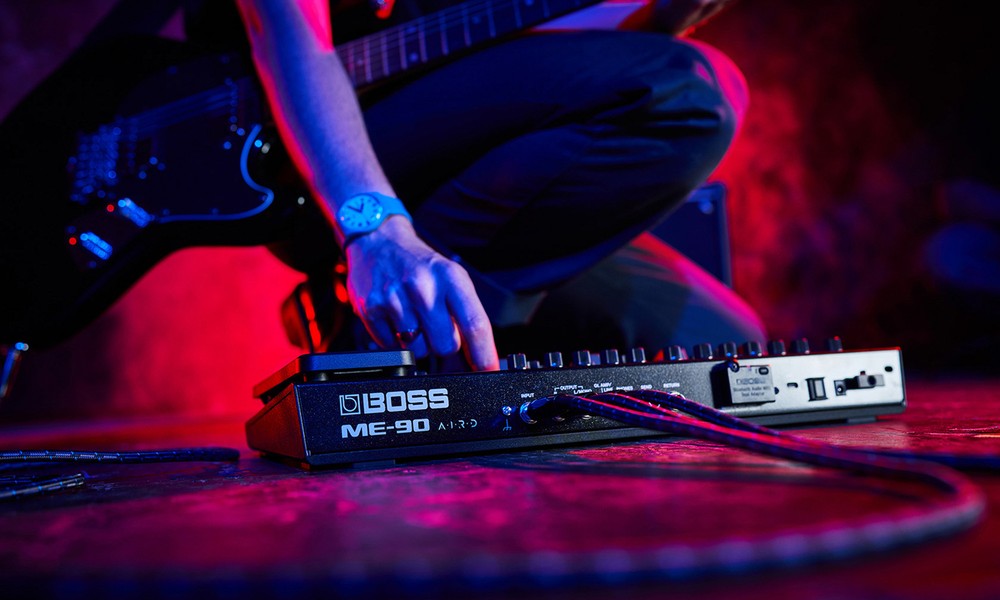 Boss ME-90 Guitar Multi-Effects w/ Power Supply