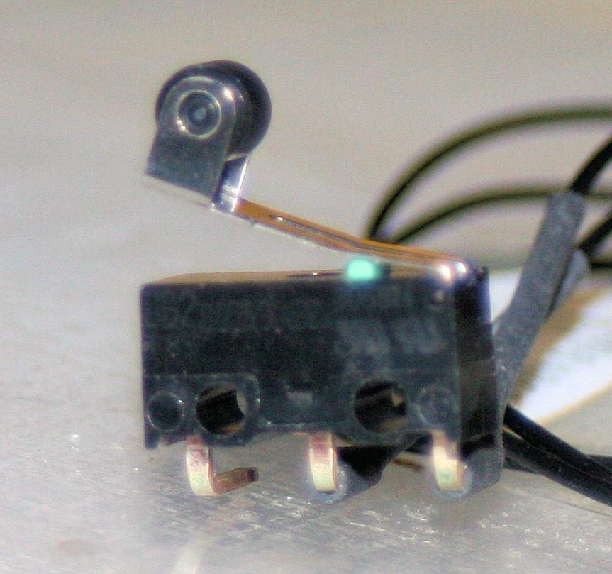 Tiny Micro Switch w/Roller & Wire Harness