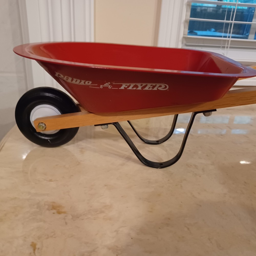Radio Flyer Mini Wheelbarrow