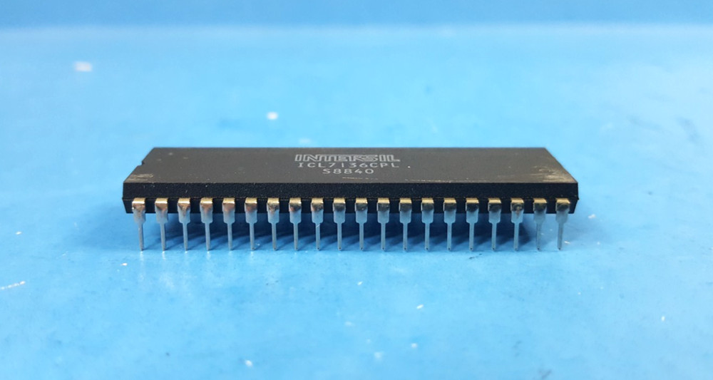 ONE- IC DRIVER, ICL7136CPL, INTERSIL, 40PDIP