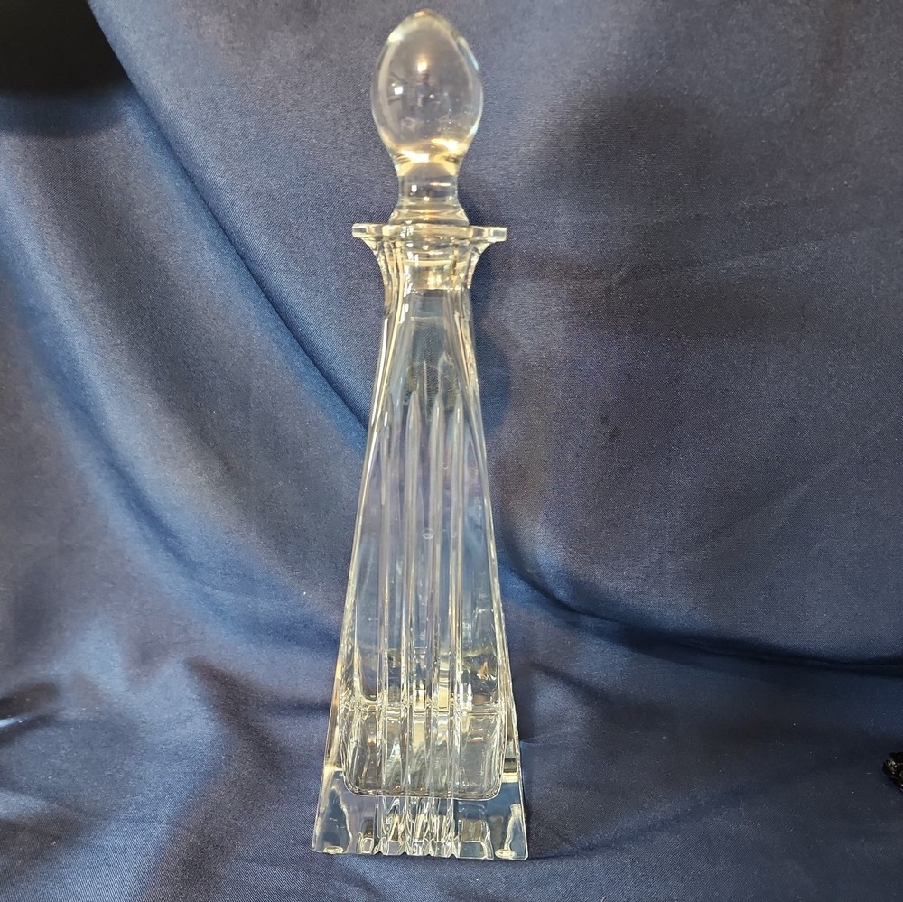 Tiffany & Co. Classic Metropolis Decanter Discontinued 1999 Pattern Code TFCMET