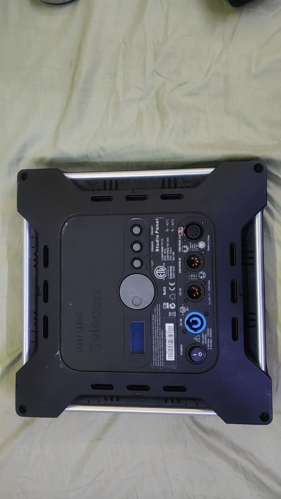 Philips Selecon Studio Panel LED Luminaire moderate Use