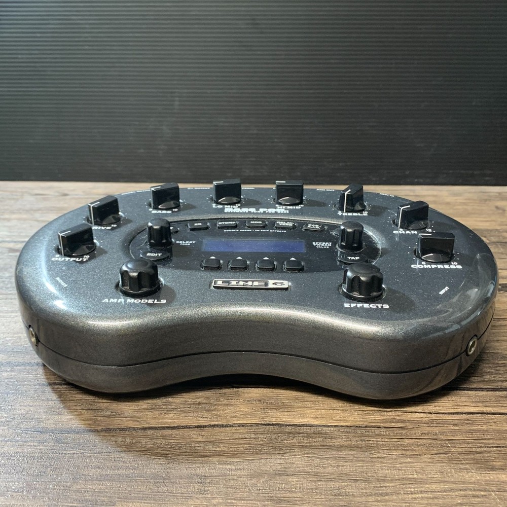 Line 6 BASS POD XT Multi-Effects Processor