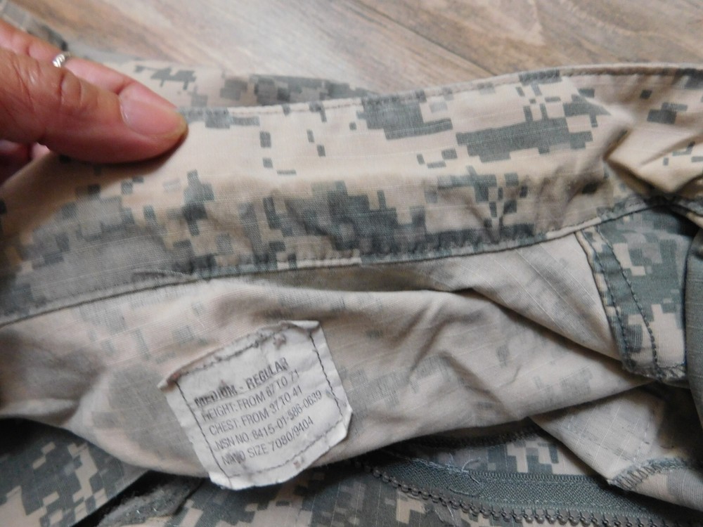 US ARMY ACU TOP COAT SIZE MEDIUM-REGULAR