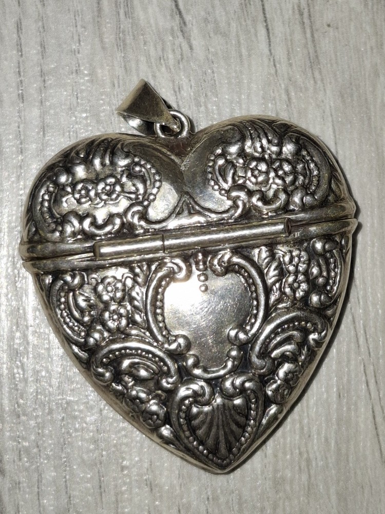 Vintage Sterling Silver vesta case