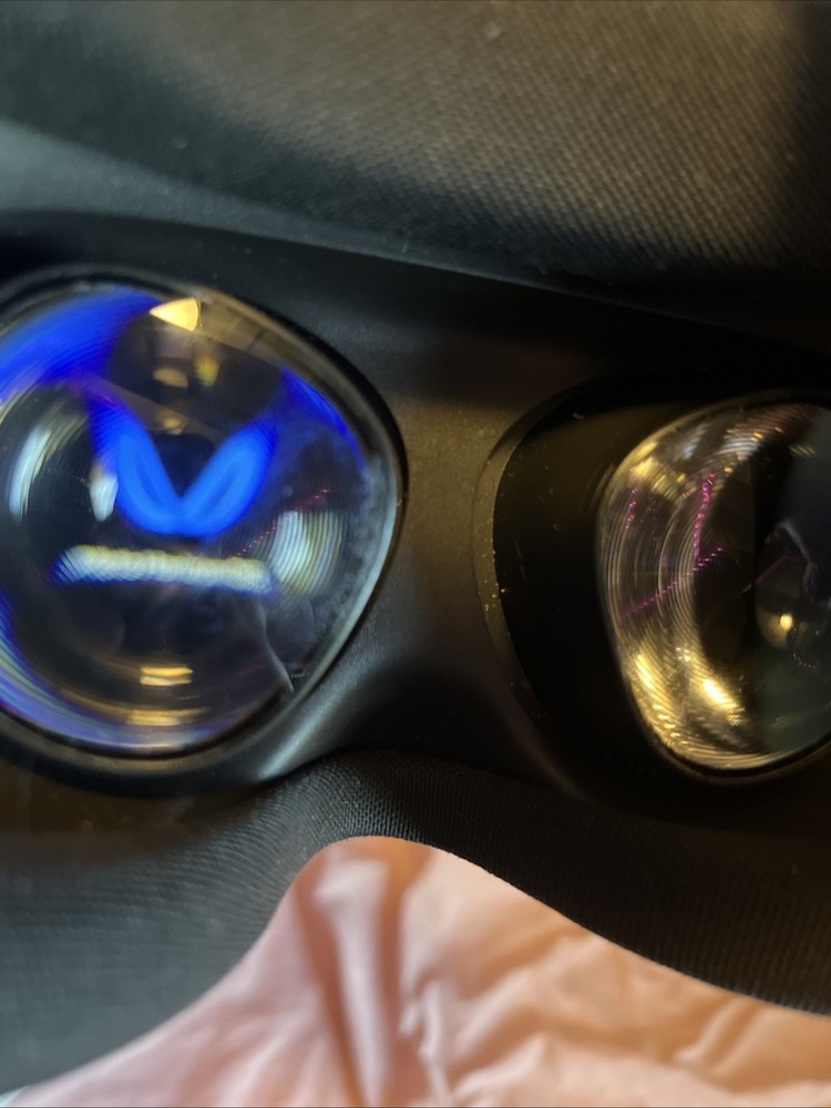 Meta Quest 3S 128GB All-in-One VR Headset with Controllers