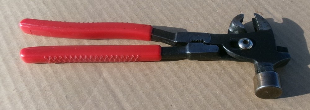 Multi-Tool Hammer, Pliers, Nail Puller 6 in 1