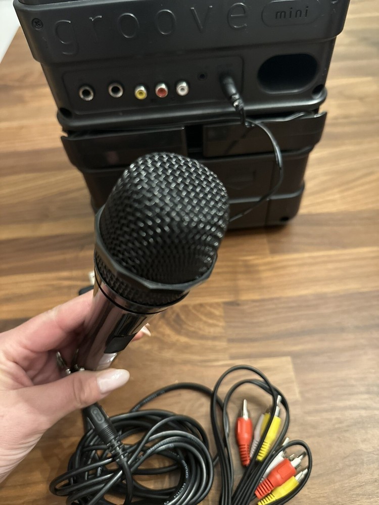 Singing Machine Karaoke System - Cracked Screen - Works Perfectly