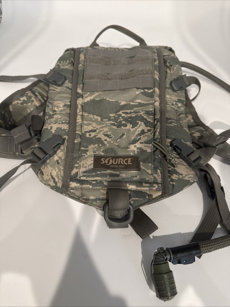 ABU Hydration Backpack 3L 100 Oz