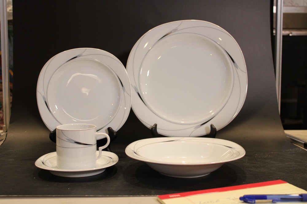 Mikasa Caviar 1 - 5 setting (5 Pieces) 10 sets available