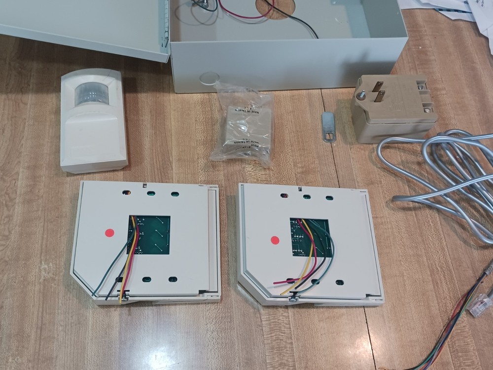 Emergency Networks 200 Security Systems Parts/ Not tested