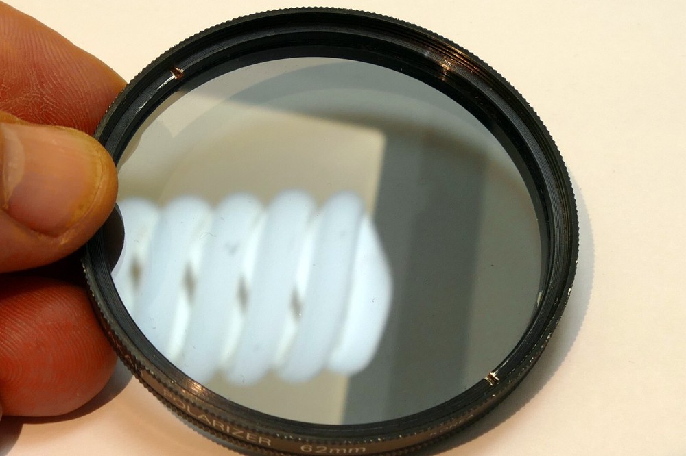 Sakar 62mm Lens Filter Polarizing PL Polarizer