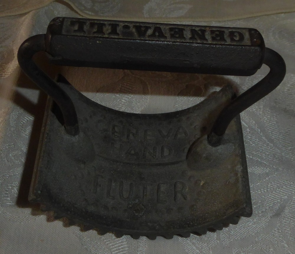 Vintage Geneva Hand Fluting Iron